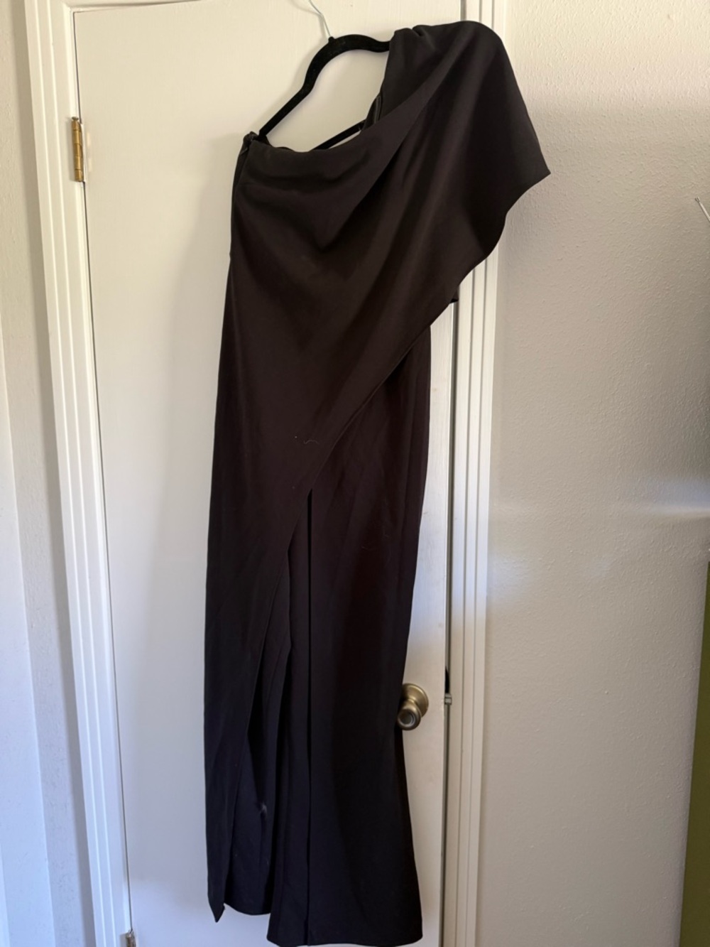 Black One-Shoulder Women’s jumpsuit